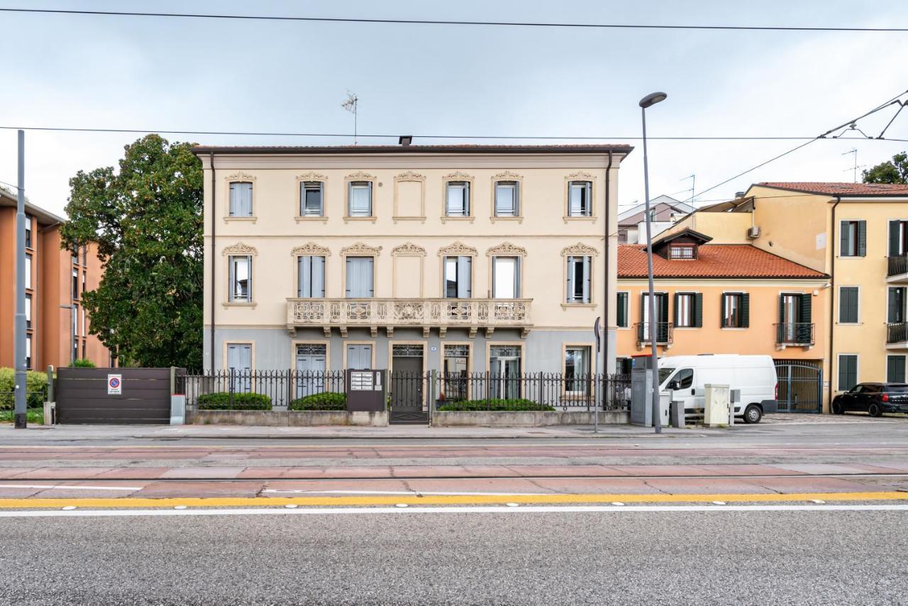 Corte Cappuccina 14 Elegant Apt Con Parcheggio! Padova Eksteriør billede